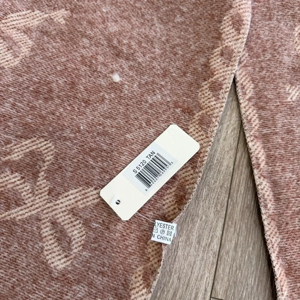 NWT Bow Pattern Fringe Scarf Tan